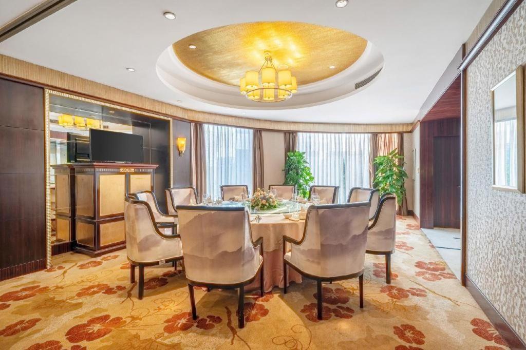 Chengdu Taihe International Hotel Exterior photo